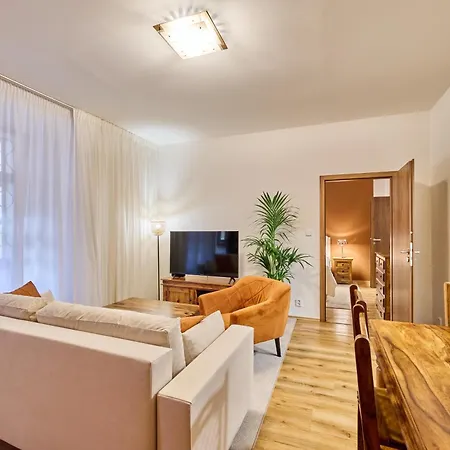 Karlova Twelve Deluxe Prag