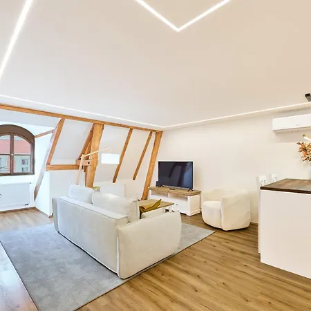 Karlova Twelve Deluxe Apartment
